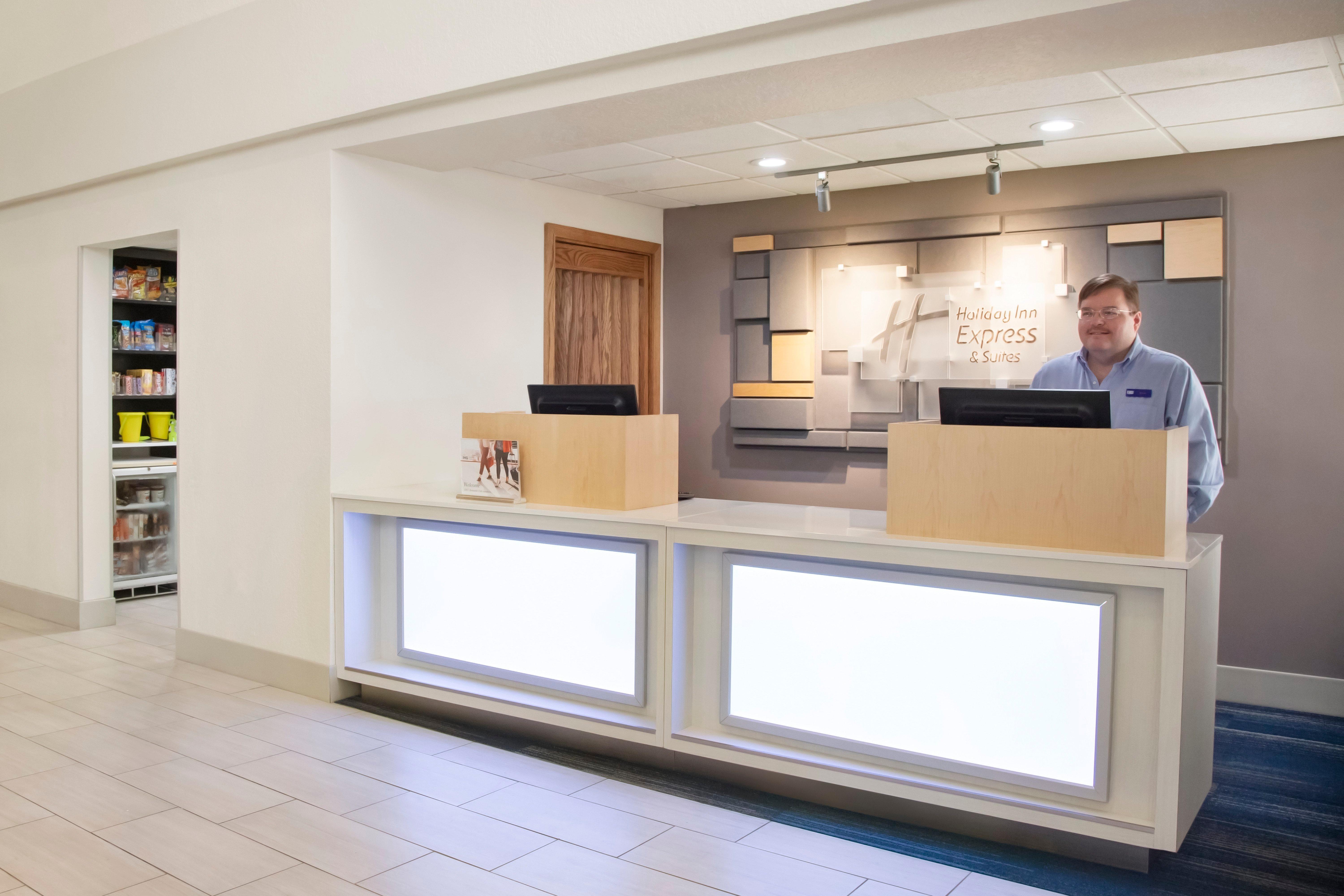 Holiday Inn Express & Suites Sarasota East By Ihg Vamo Экстерьер фото